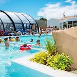 Campeggio Zecamping 5 à 1km De La Piscine Couverte Dog Friendly Fitness 5*