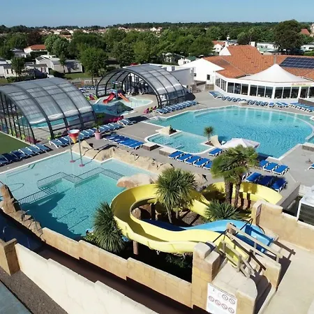 ZEcamping 5 étoiles à 1km de la plage piscine couverte dog friendly fitness