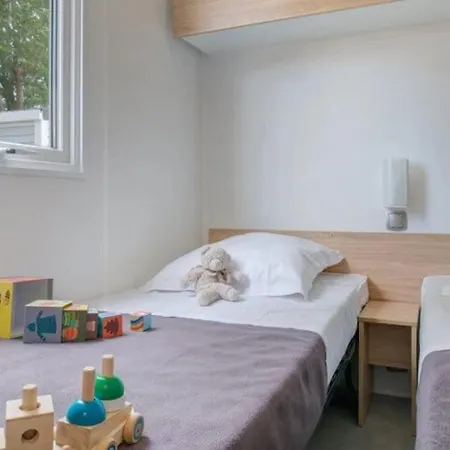 ZEcamping 5 étoiles à 1km de la plage piscine couverte dog friendly fitness Camping